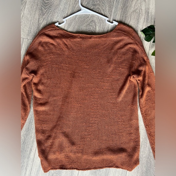 Forever 21 lightweight v-neck long sleeve semi open knit sweater top. Size S - Picture 5 of 6